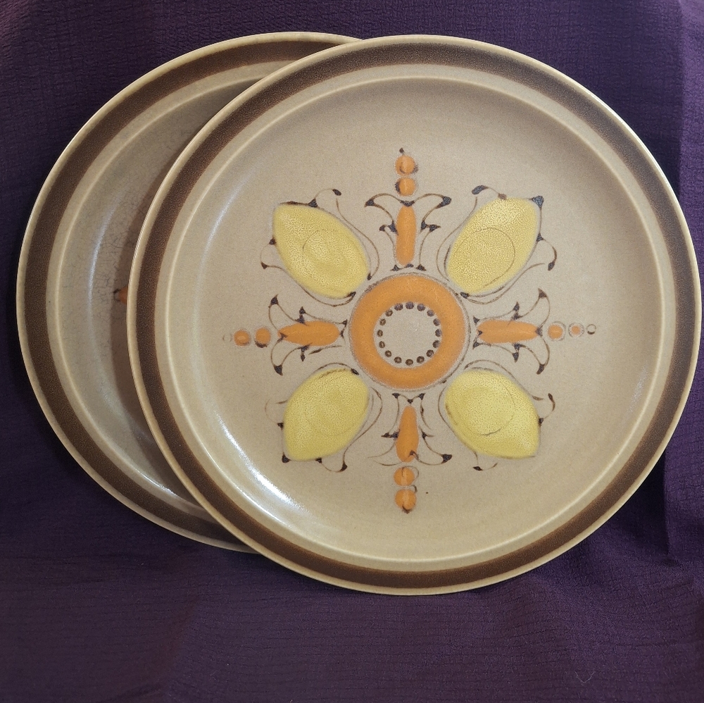 Vintage Japanese Hearthside Fleur De Lis Stoneware Dinner Plates (x2)